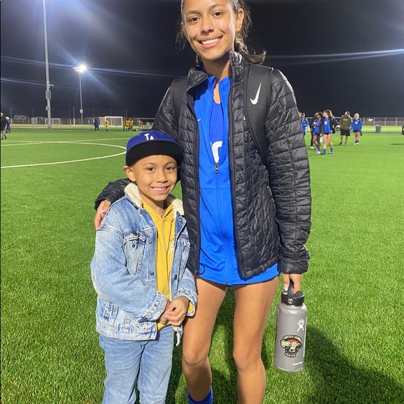 Meet your Posher, Flores - Picture 9 of 9